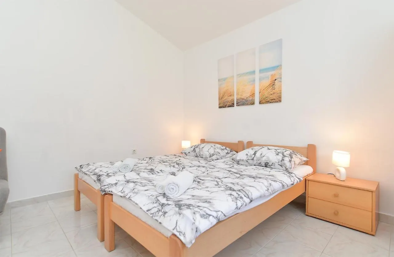 Apartment Ivan 535 Пула